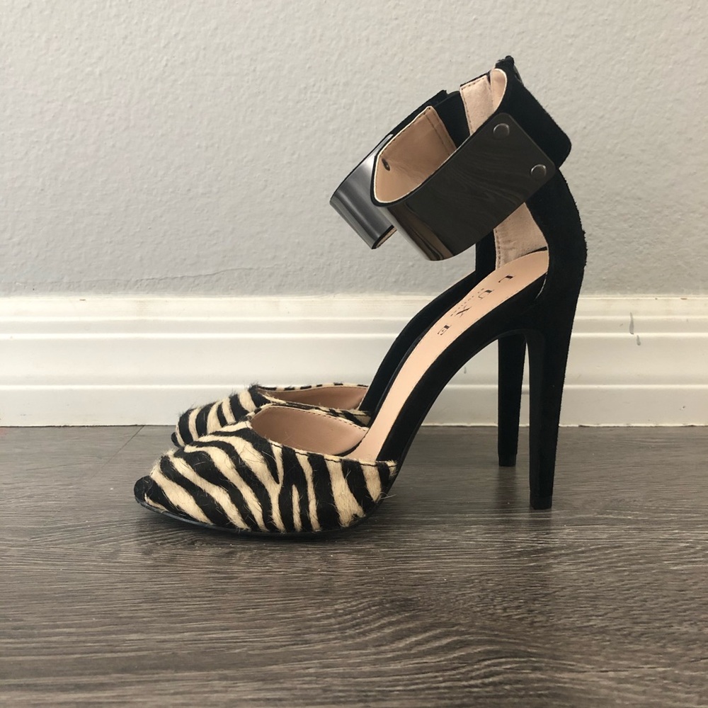Zebra heels
